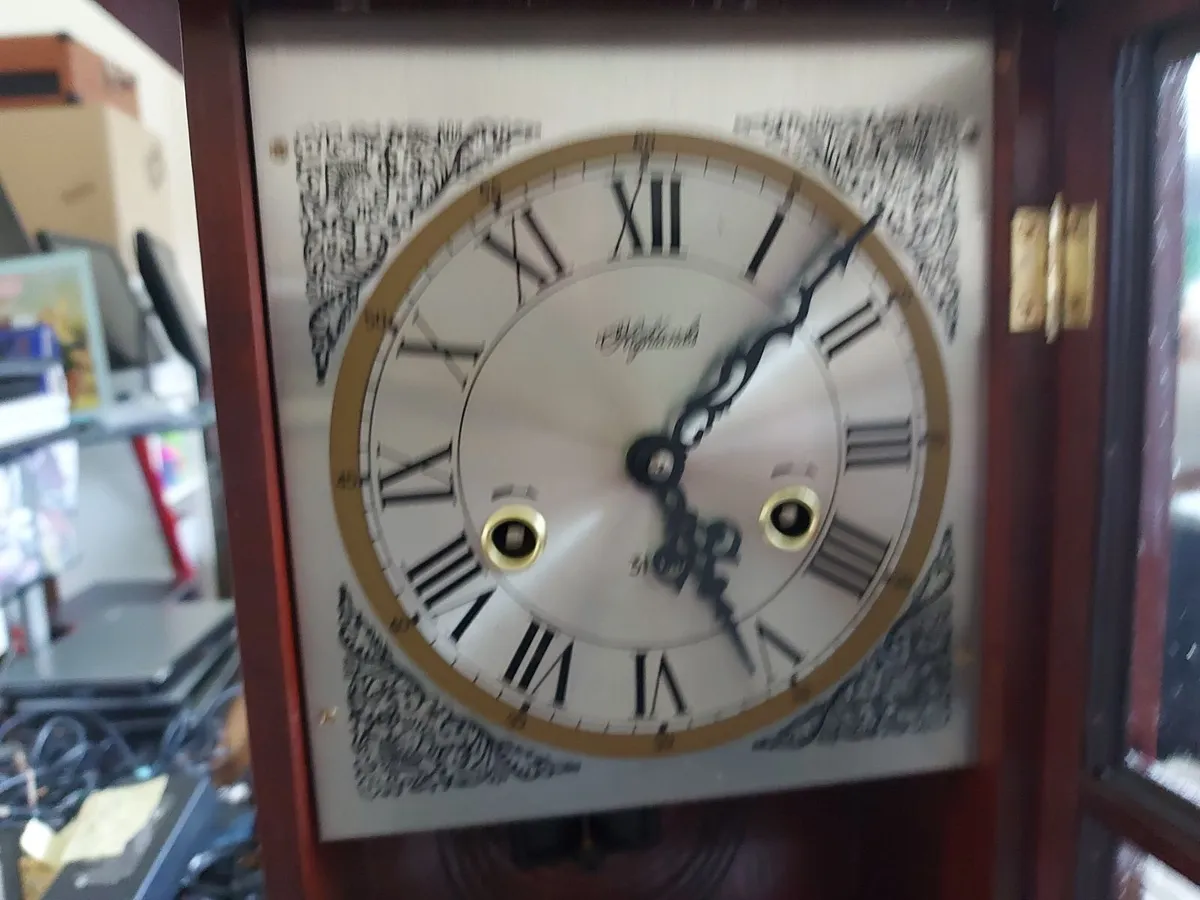 Mantlepiece Clock in very good condition - Image 4