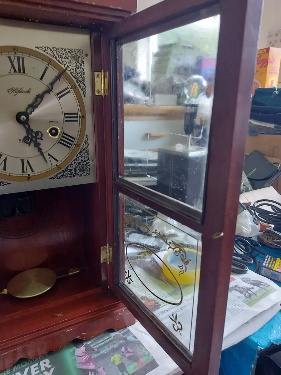 Mantlepiece Clock in very good condition - Image 3