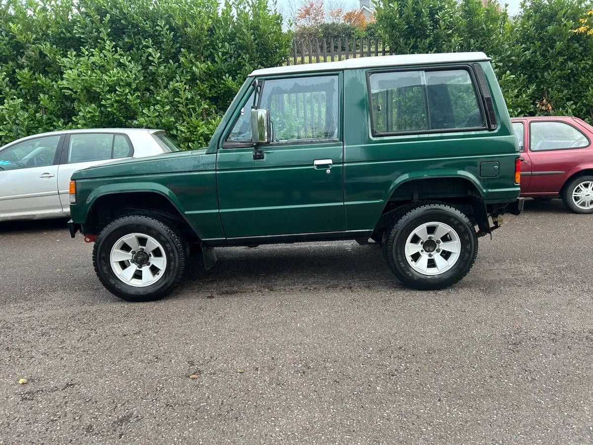 Mitsubishi Pajero 1986 - Image 2