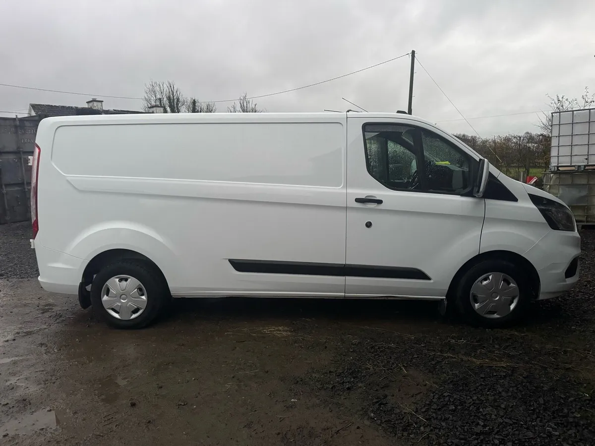 Ford Transit Custom - Image 2