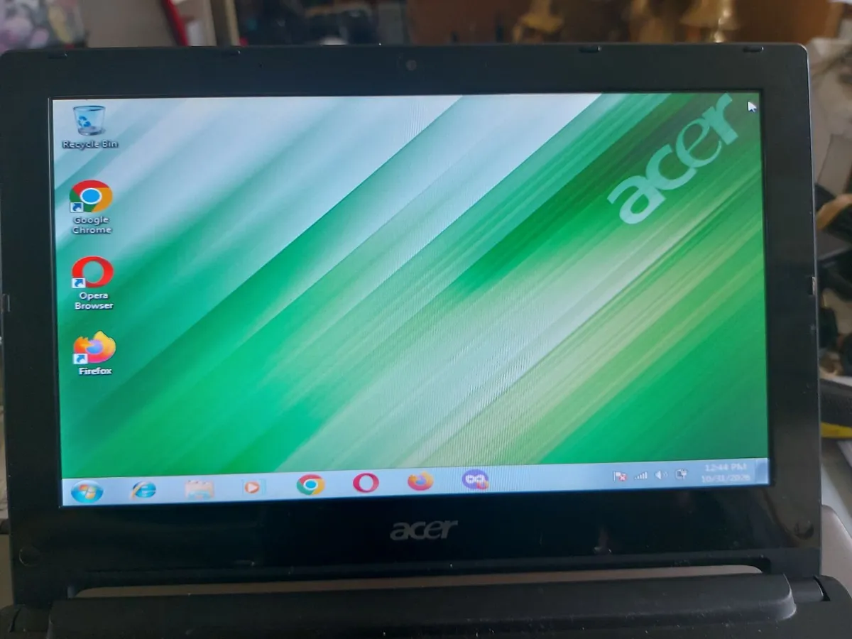 Acer Aspire One, Model D255, 1GB, 250GB HDD, Win 7 - Image 2