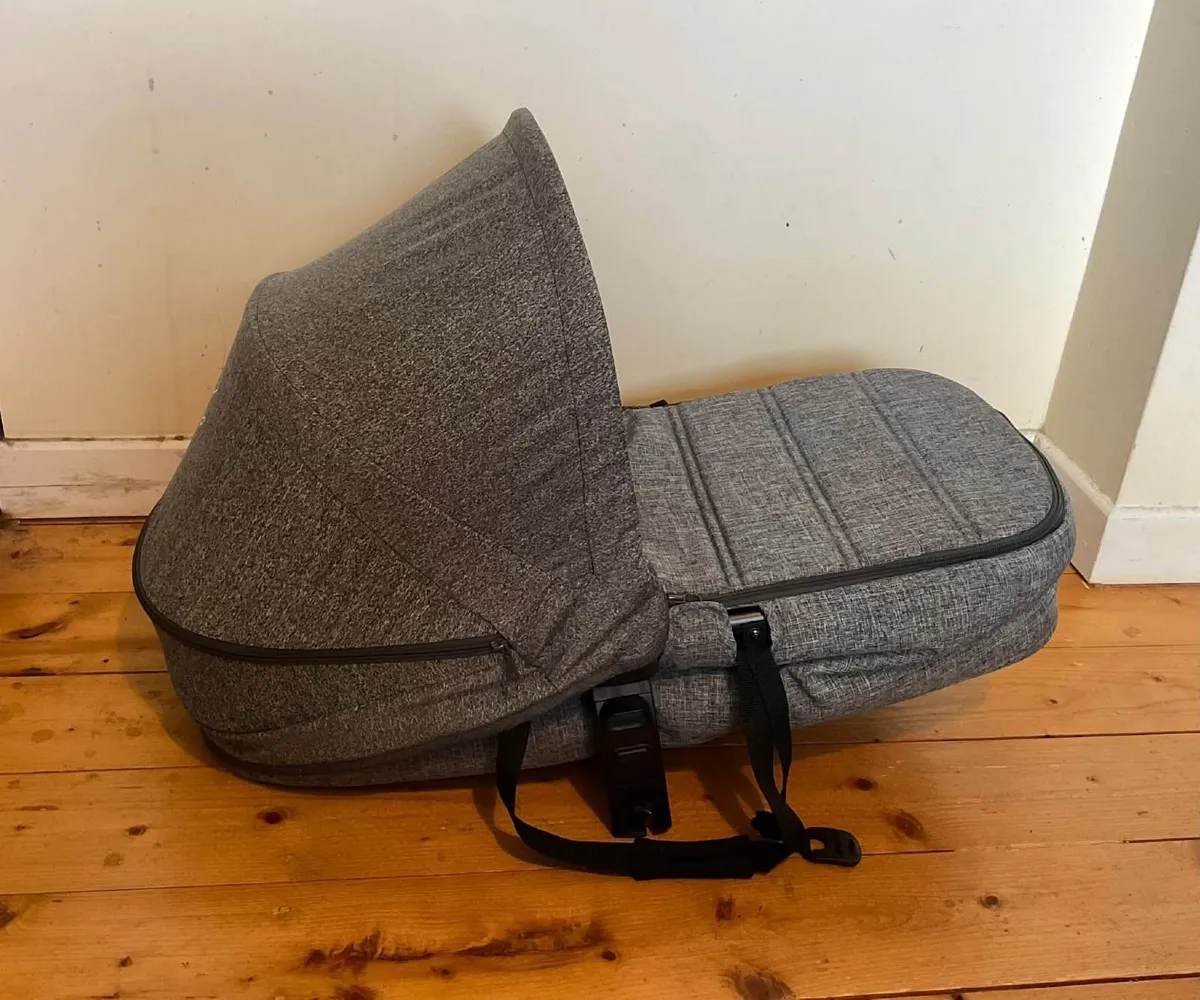 Jané Micro Foldable Baby Carrycot & Mattress - Image 4