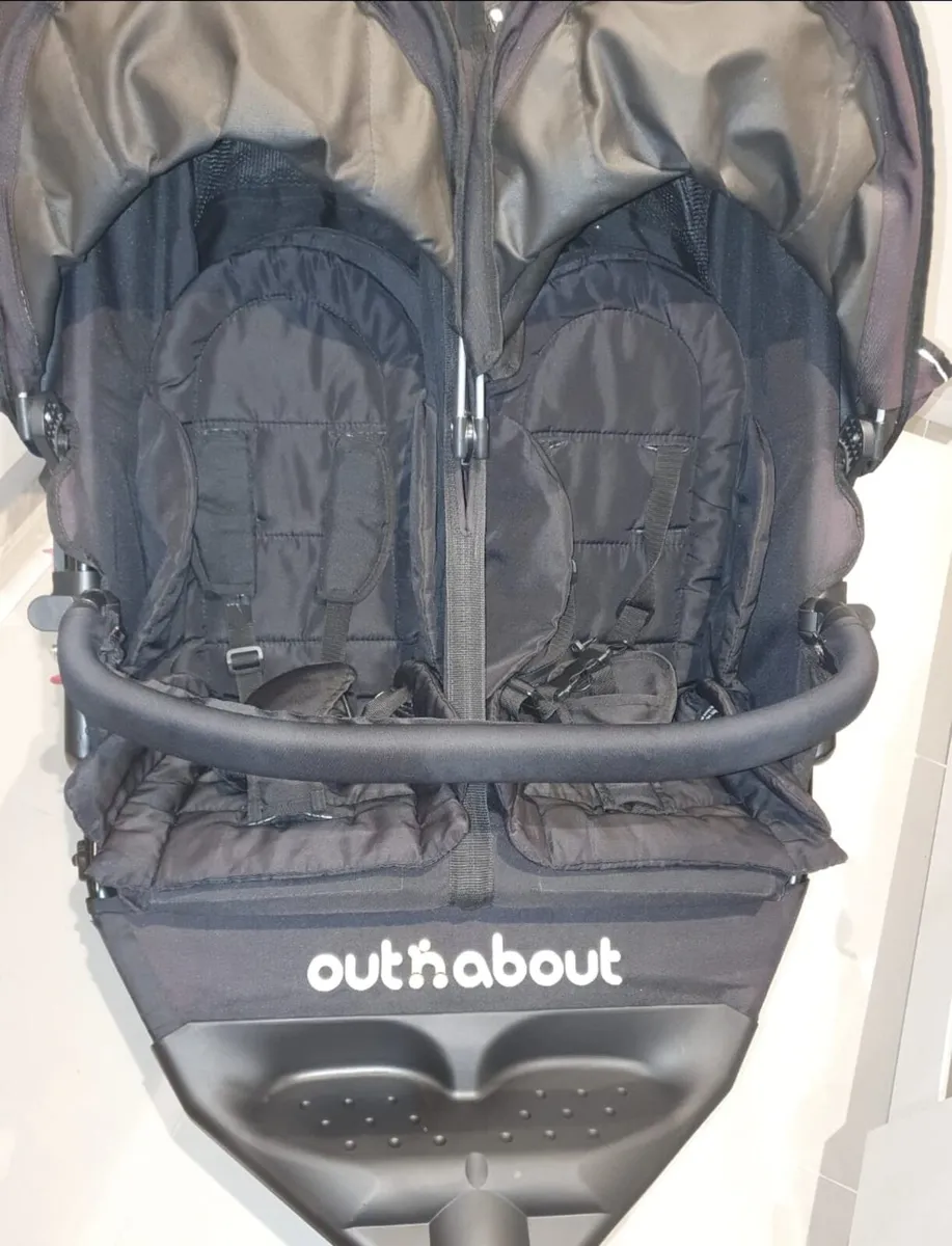 Very good condition Out N About - Image 3