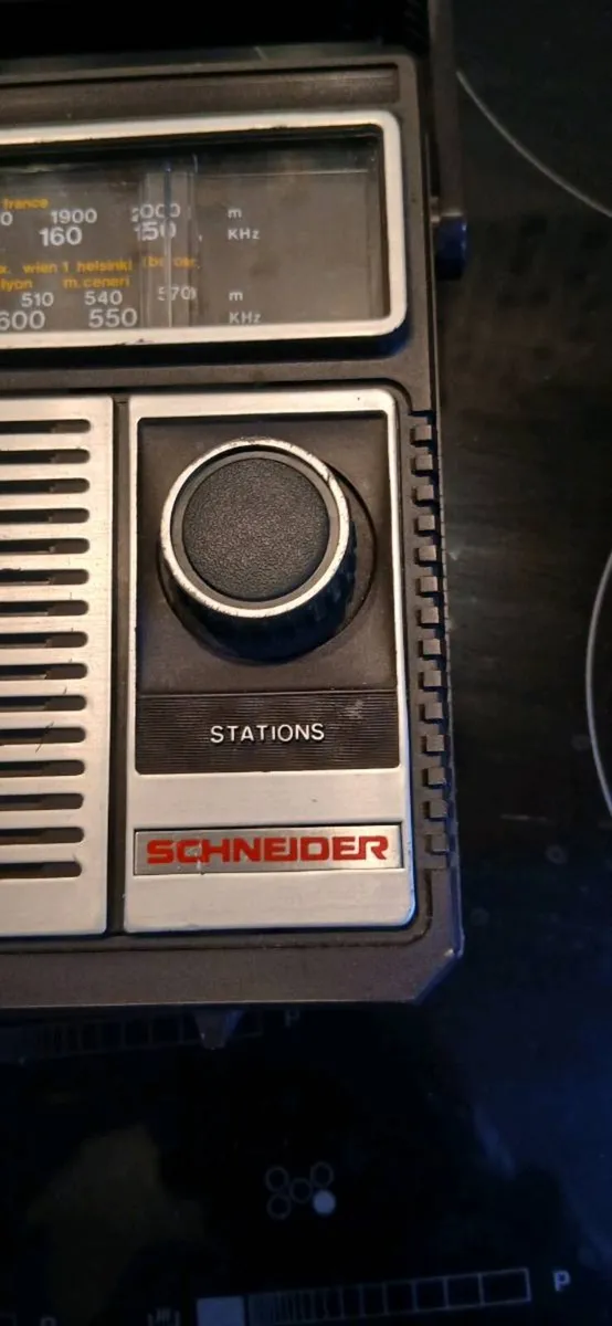 Very old Schneider 1372 radio - Image 2