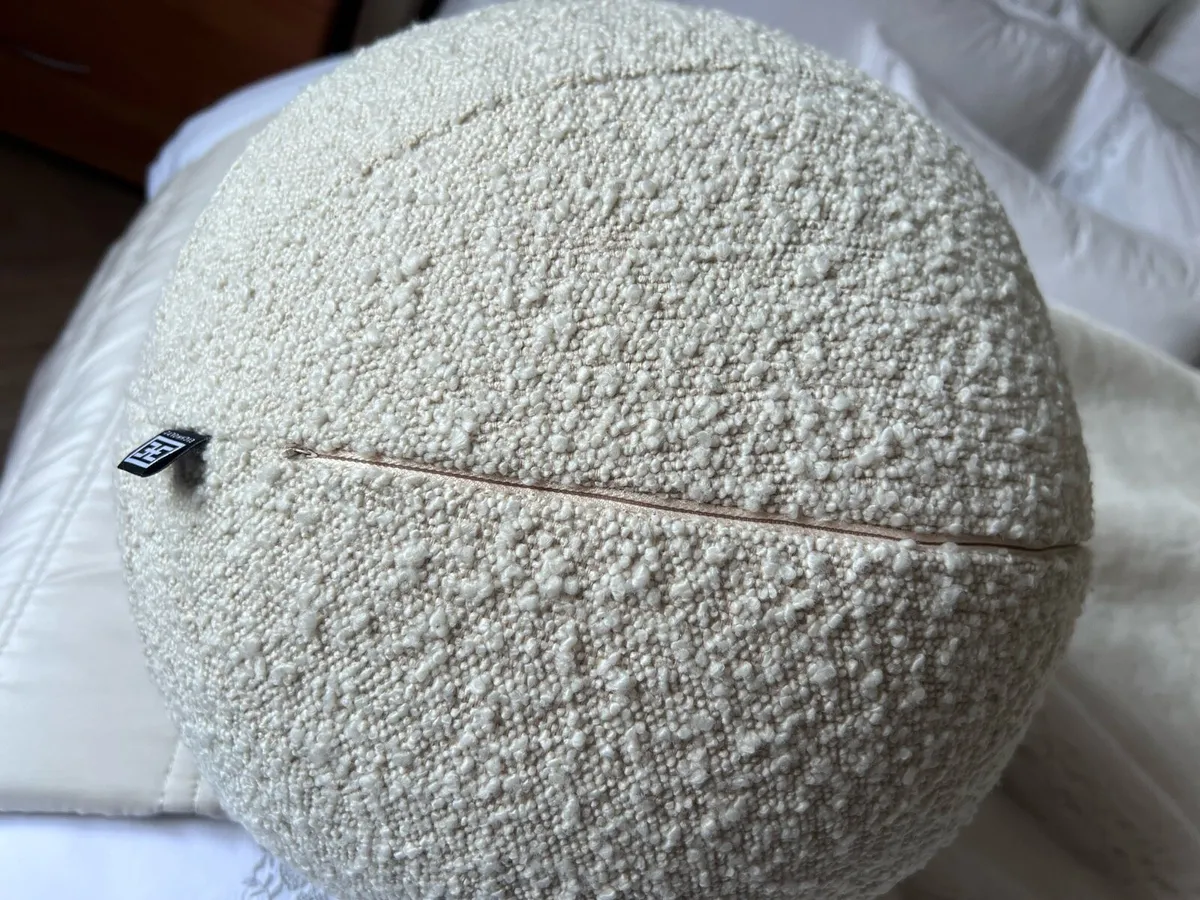 Eichholtz cushion - Image 3