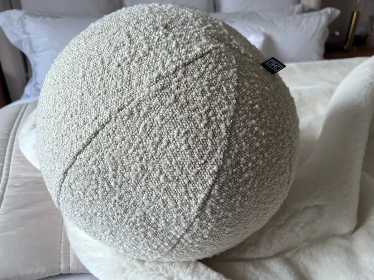 Eichholtz cushion - Image 2