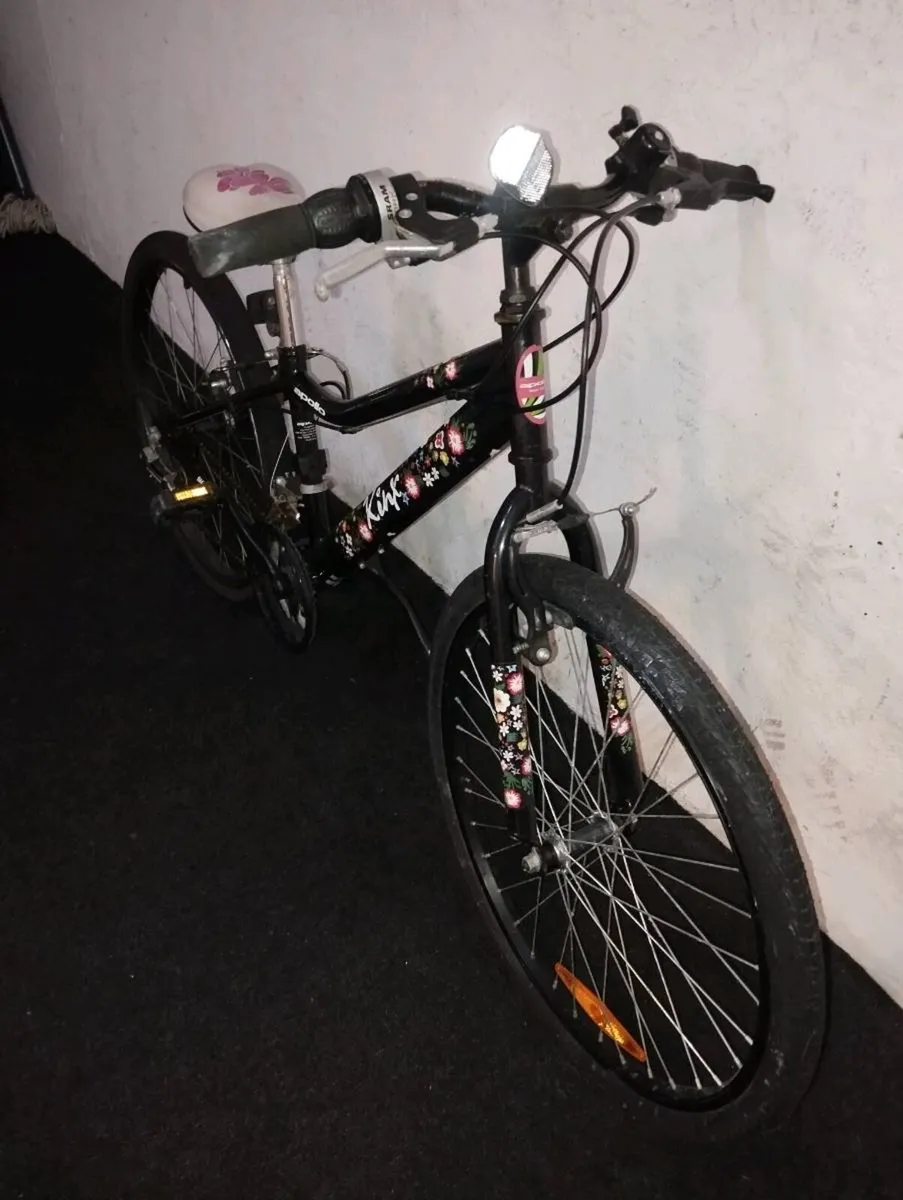Girls 24inch bike - Image 4