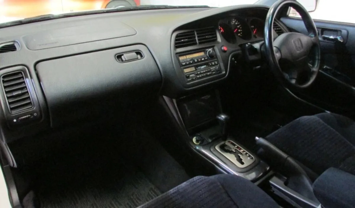 2000 Honda Accord Sir - Image 3