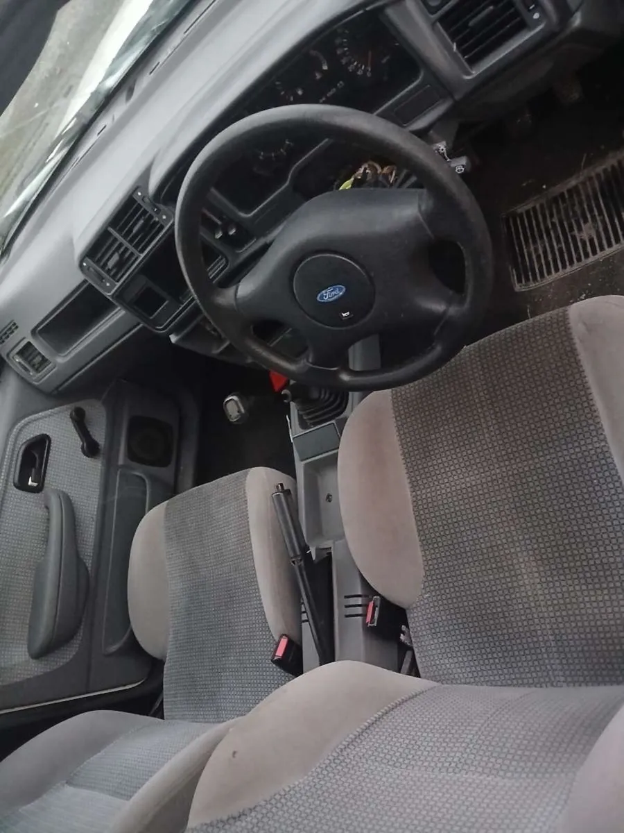 Ford sierra - Image 4