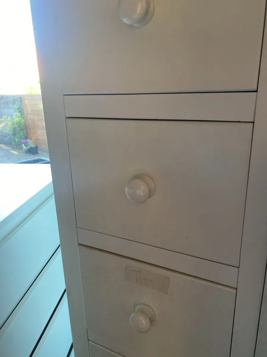 wardrobe - Image 3
