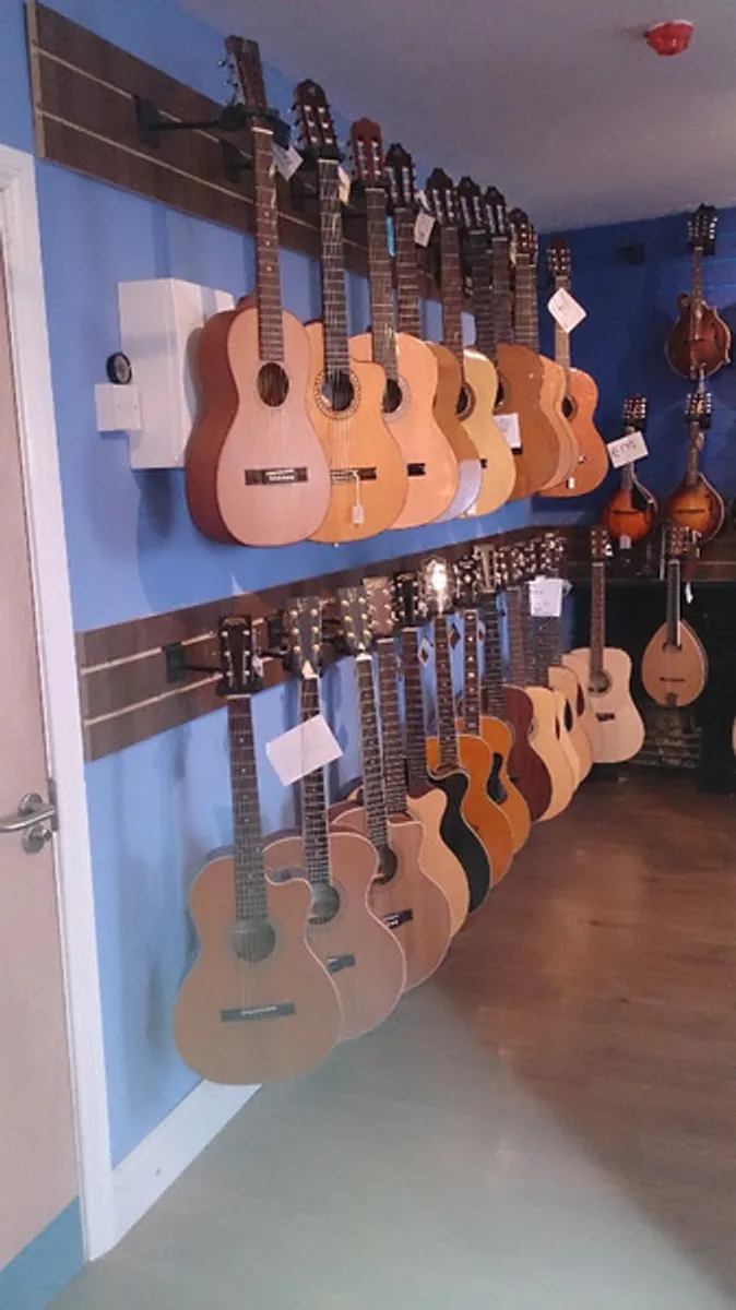 Acoustic Guitars Galway - Image 2