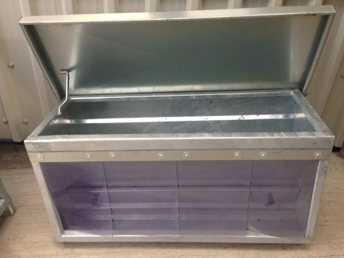 4ft 8ft calf aid lib creep feeder with bird flaps - Image 1