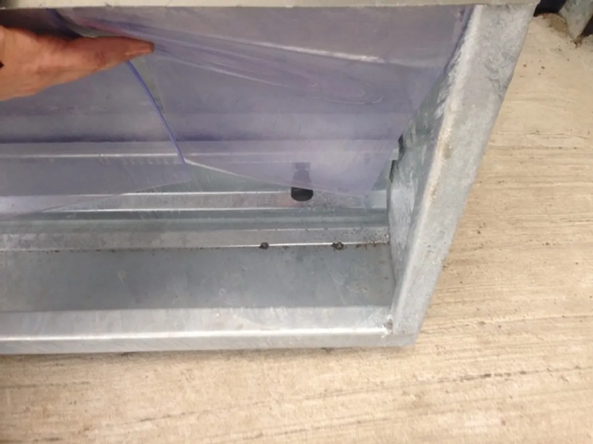 4ft 8ft calf aid lib creep feeder with bird flaps - Image 3