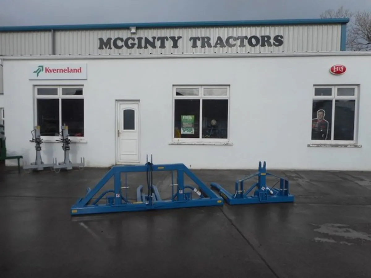 Fleming Single and Double Bale Lifters - Image 1