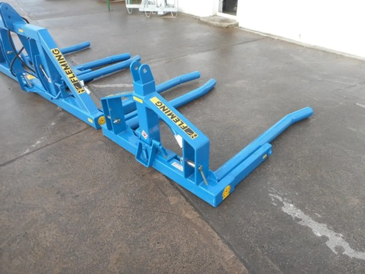 Fleming Single and Double Bale Lifters - Image 3