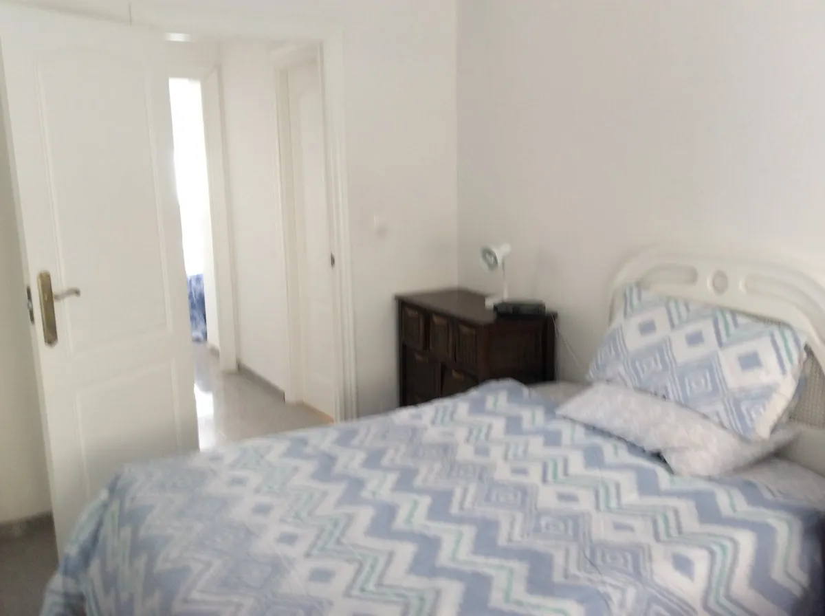 Fuengirola Luxury 2 bed beach Apt - Image 4