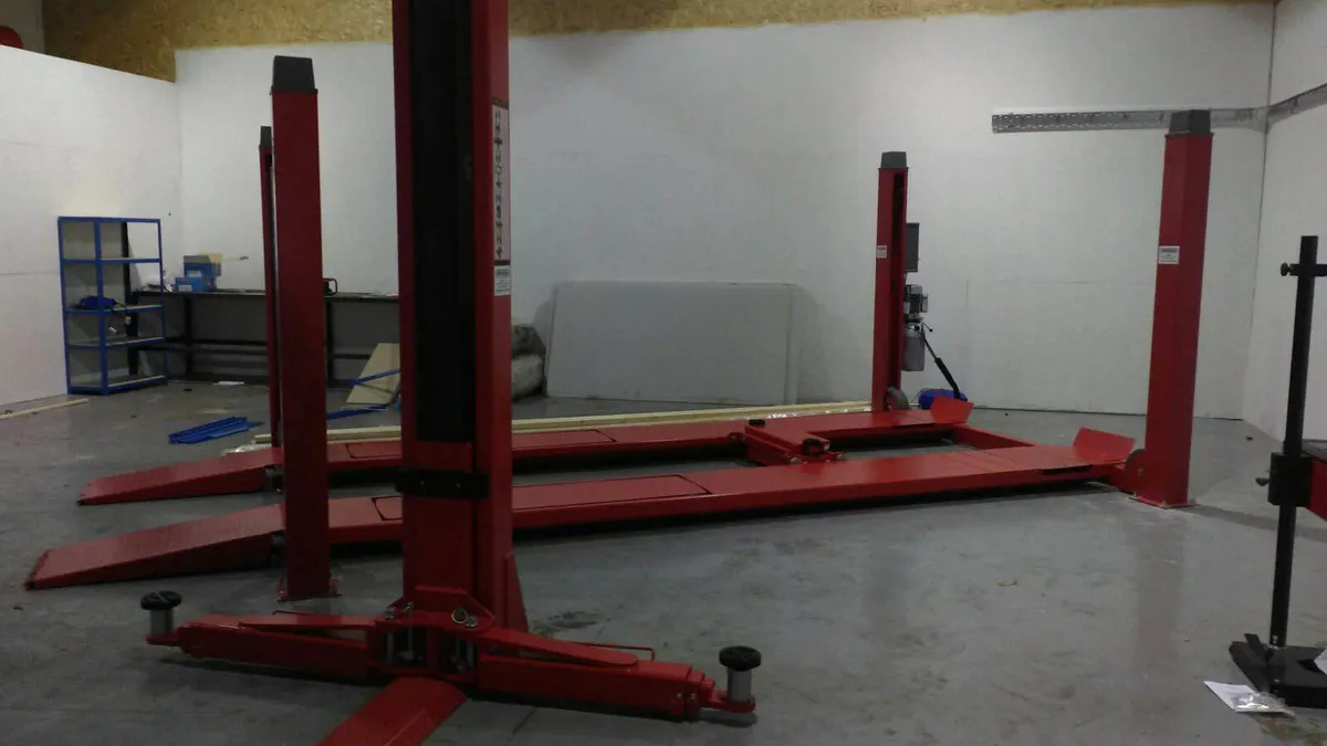 4 post lift - Image 4