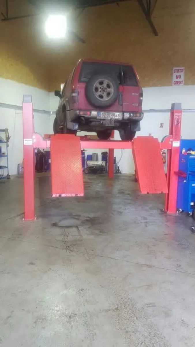 Trailer Lift - Image 4