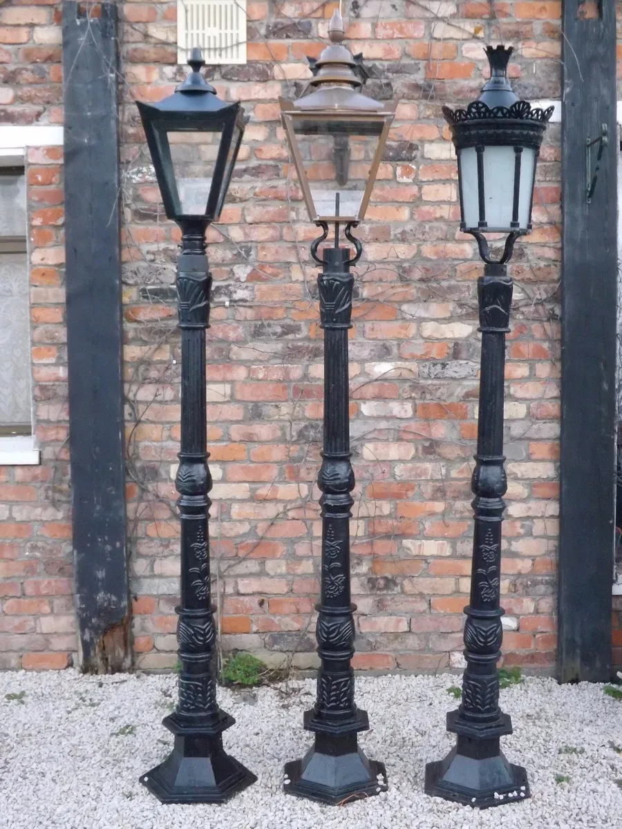 Cast iron garden lighting - Image 1
