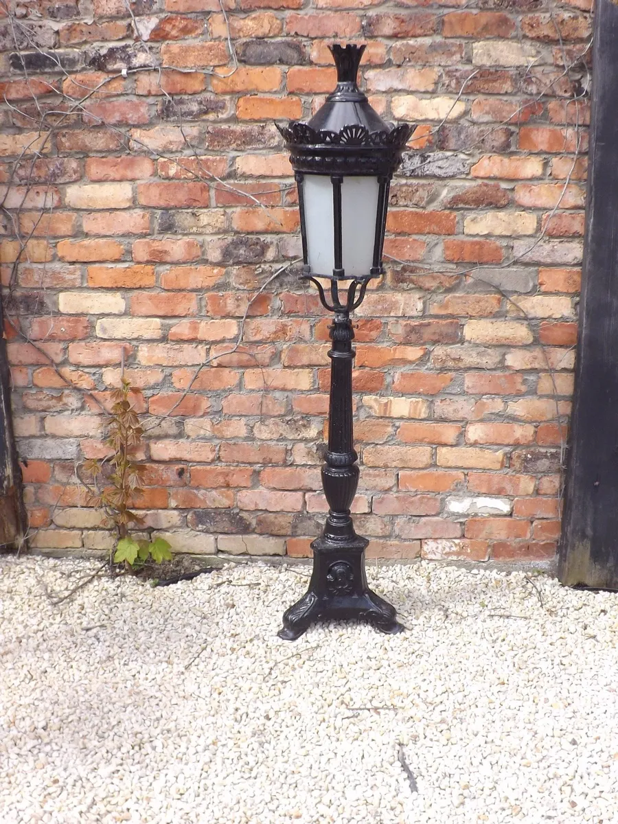 Cast iron garden lighting - Image 2