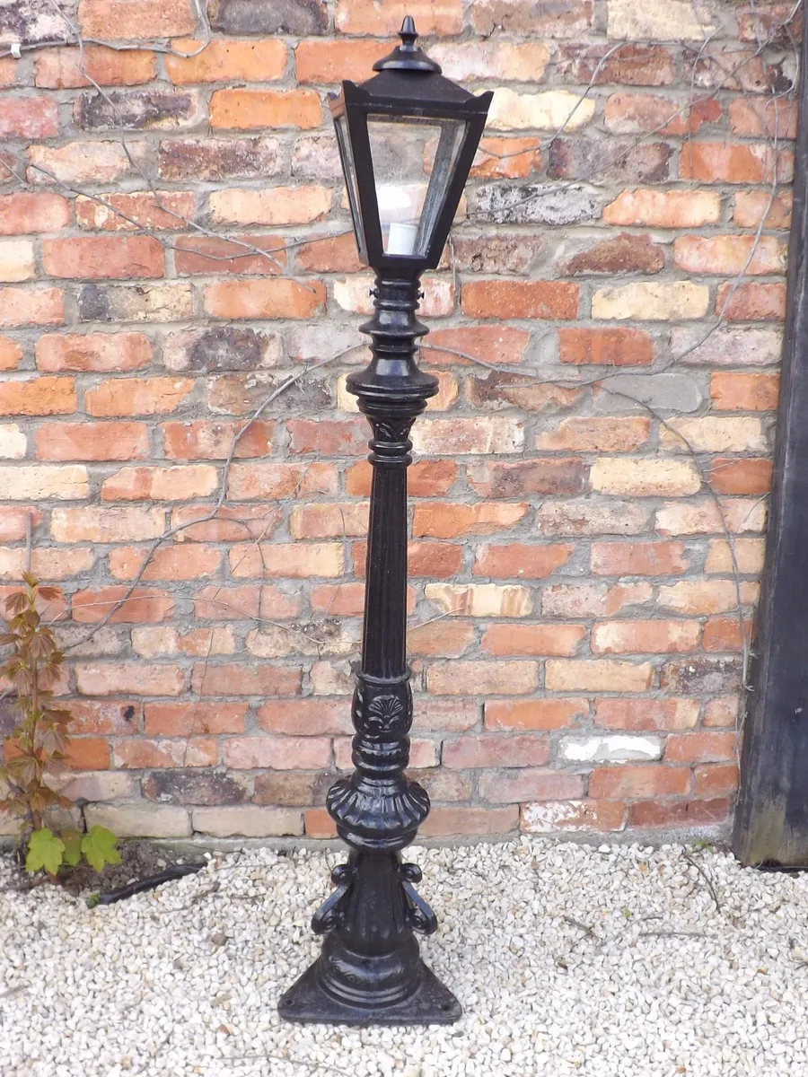 Cast iron garden lighting - Image 3
