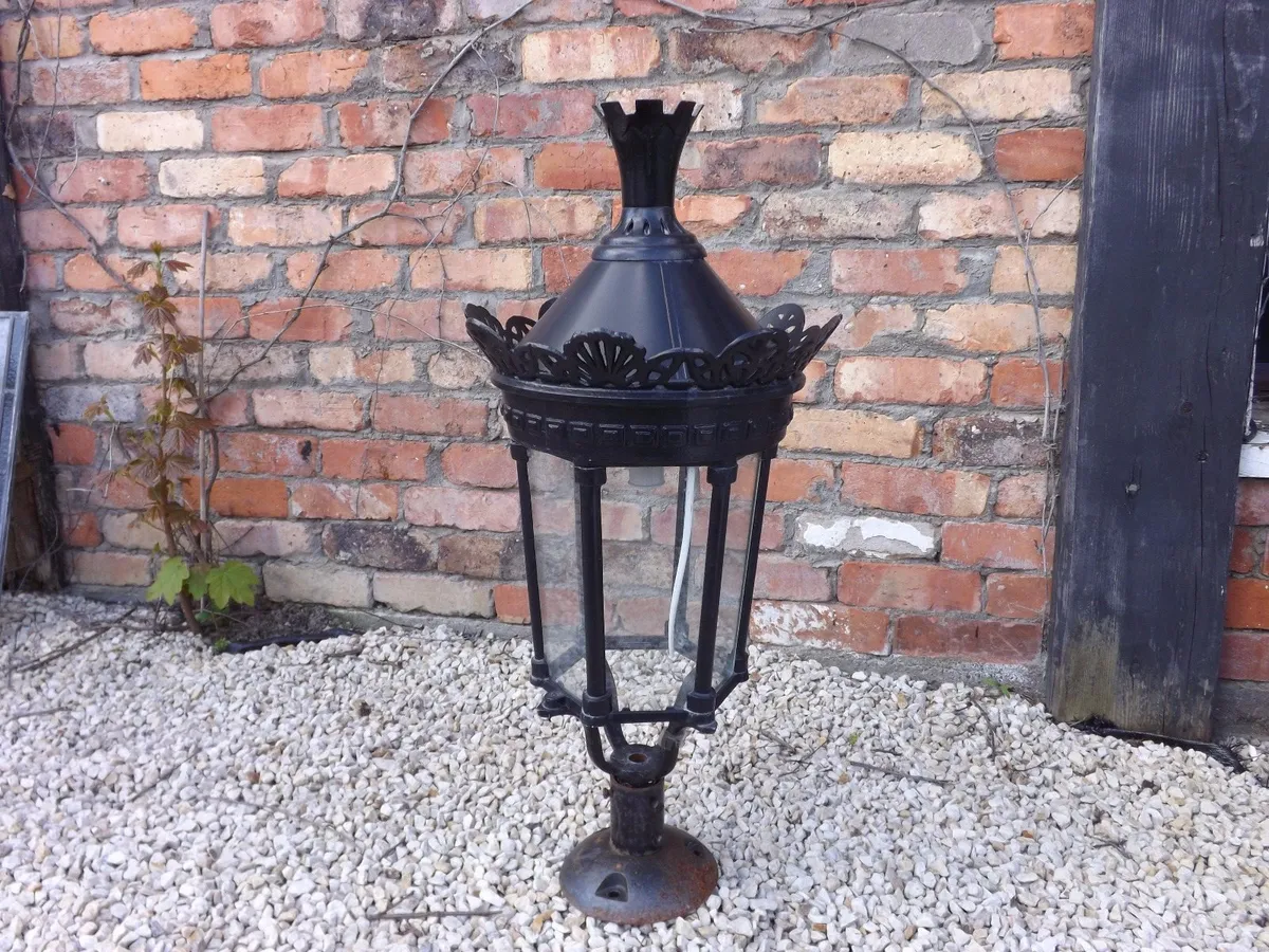 Cast iron garden lighting - Image 4