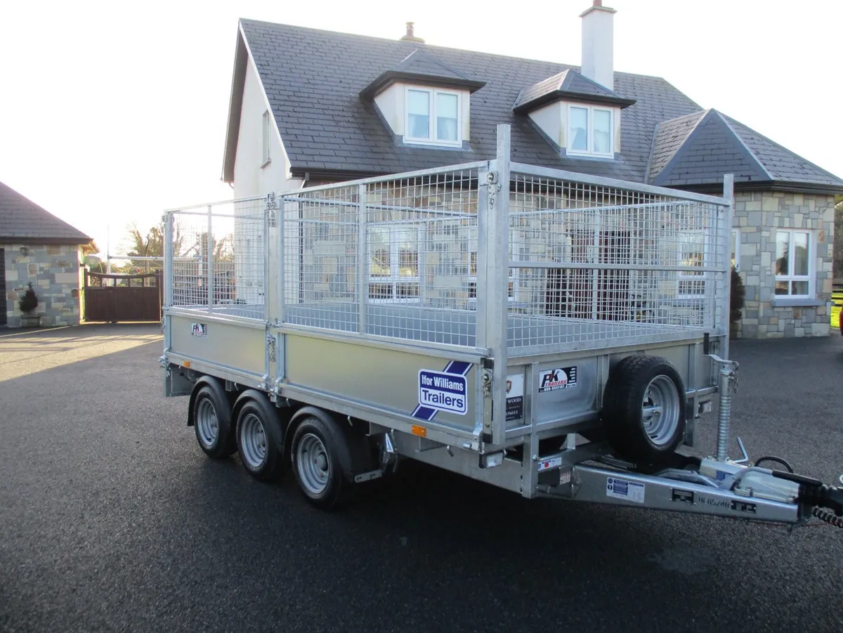 PKS-IFOR WILLIAMS TRI-AXLE  ( LM126 ) - Image 1