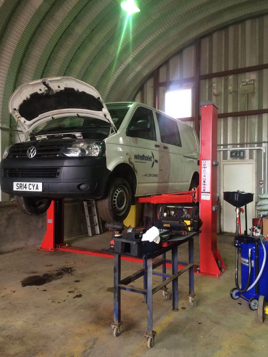 2 post lift - Image 4