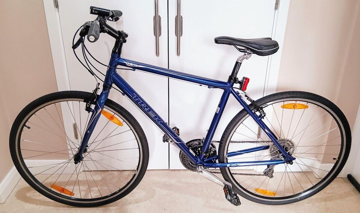 trek 7.1 fx hybrid bicycle Shimano Acera 2020 and kickstands allow you to customise the bike for commuting Trek 7.1 Fx Hybrid -