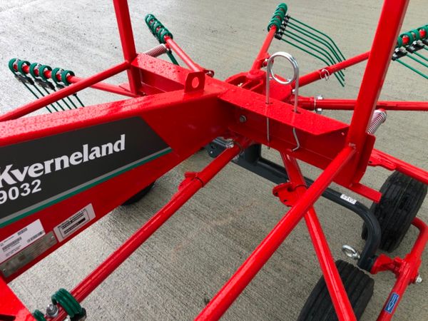 New Kverneland 9032 Single Rotor Rake 179334889