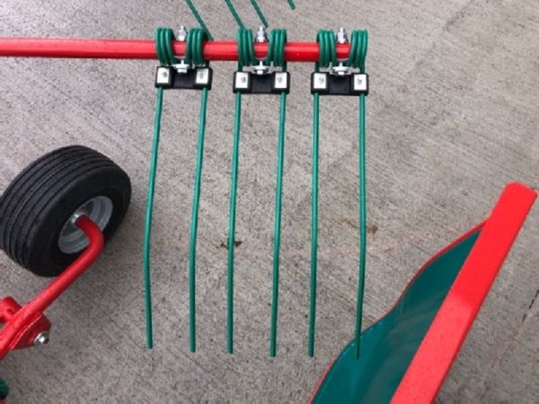 New Kverneland 9032 Single Rotor Rake 179334890