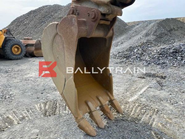 Hyundai Robex 330LC-9A Excavator (2016) 257505016