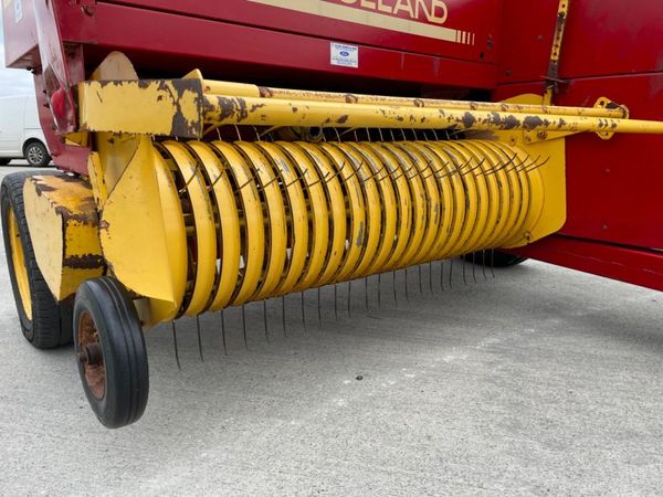 New Holland 565 Square Baler 261578965