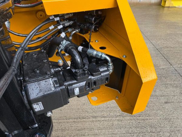 NEW McConnel PA5555-60 Hedgecutter 275868641