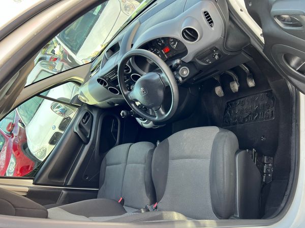 Peugeot Partner 1.6 Diesel 3 Seat New DOE 290219196