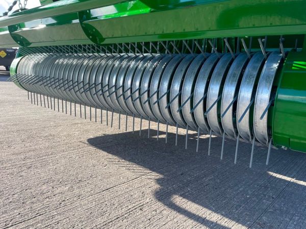 NEW McHale F5500 Round Balers 295455655