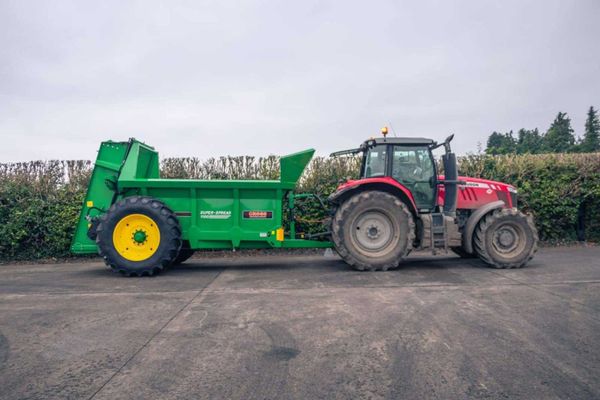 Cross Manure Spreader Range 207607350