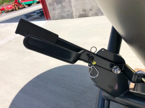 CAVALLO C503N FERTILISER SPRADER 236299170