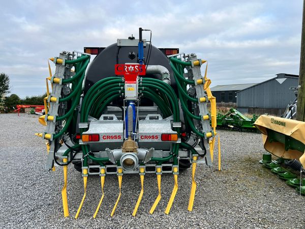 In stock New Cross 2500 Gallon with 7.5 dribble 237531009