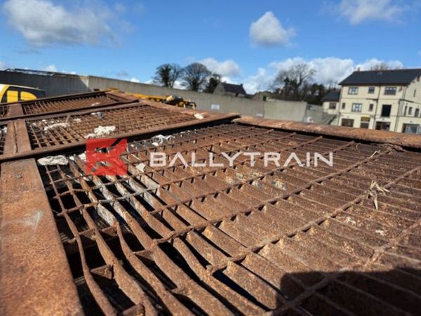 Mobile Feeder Conveyor (With Second Radial Conveyo 340375570