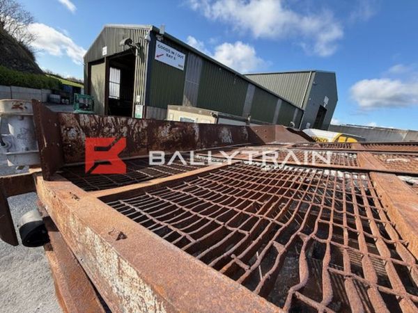 Mobile Feeder Conveyor (With Second Radial Conveyo 340375571