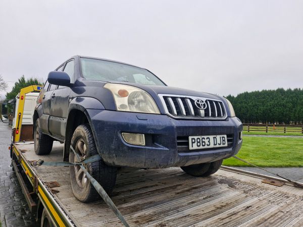 Toyota landcruiser 2004 auto breaking for parts 340315456