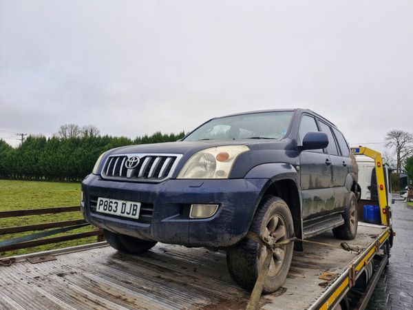 Toyota landcruiser 2004 auto breaking for parts 340315463