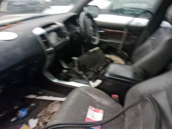 Toyota landcruiser lc5 2008 breaking for parts 340315750