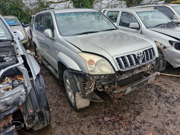 Toyota landcruiser lc5 2008 breaking for parts 340315733