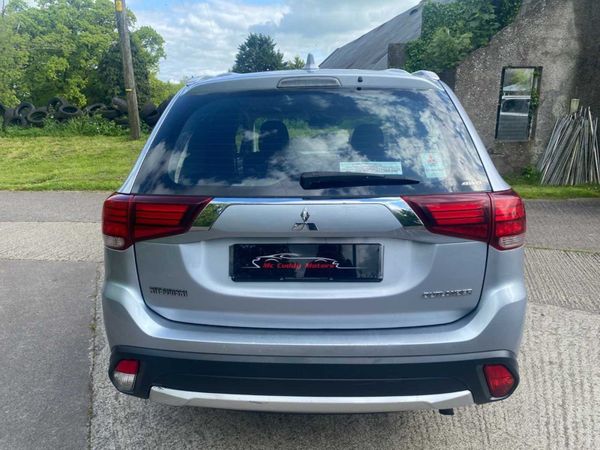 2017 Mitsubishi Outlander 2.2 Commercial DI-D 4 WD 348344562