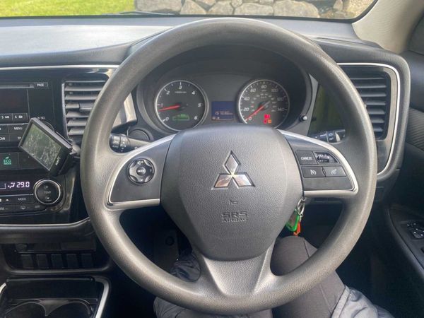 2017 Mitsubishi Outlander 2.2 Commercial DI-D 4 WD 348344569