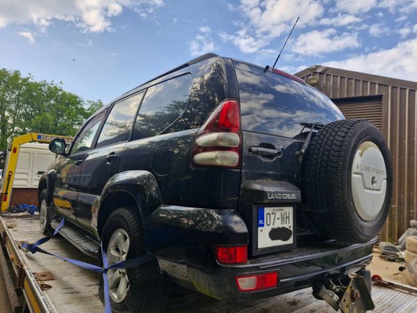 Toyota landcruiser 03 to 10 breaking for parts 354165017