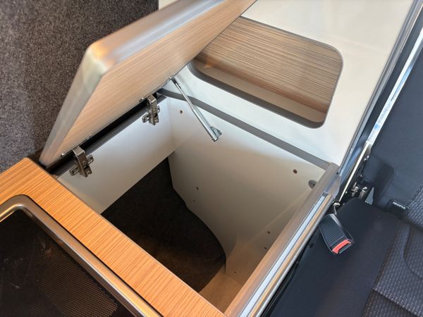 VW Transporter Camper 354514572