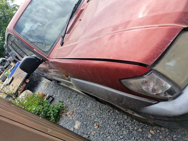 Toyota landcruiser 96 to 03 breaking for parts 354531501